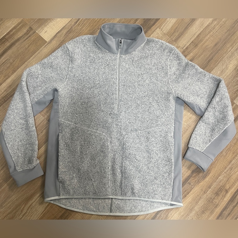 Lululemon Men’s pullover sweater half zip size Large